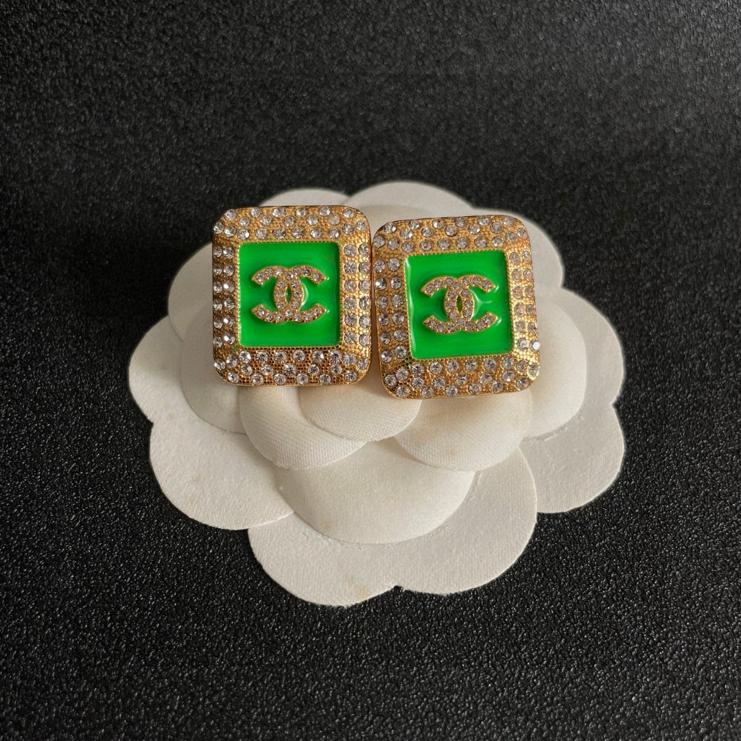 Chanel高仿綠色方形雙C耳環 高端鑲鑽時尚耳飾| 9 Chanel高仿綠色方形雙C耳環 高端鑲鑽時尚耳飾
