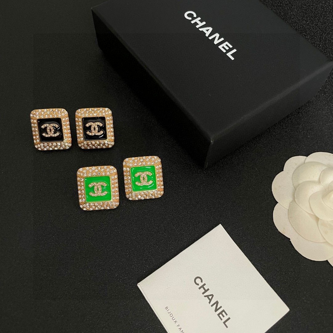 Chanel高仿綠色方形雙C耳環 高端鑲鑽時尚耳飾| 7 Chanel高仿綠色方形雙C耳環 高端鑲鑽時尚耳飾