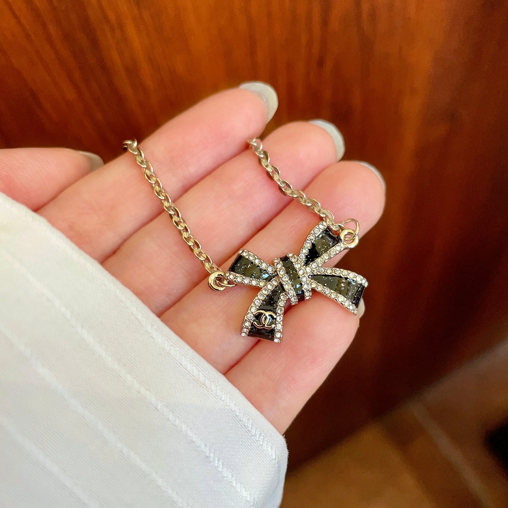 Chanel一比一蝴蝶結鑲鑽手鍊 高端優雅氣質手環| 13 Chanel一比一蝴蝶結鑲鑽手鍊 高端優雅氣質手環
