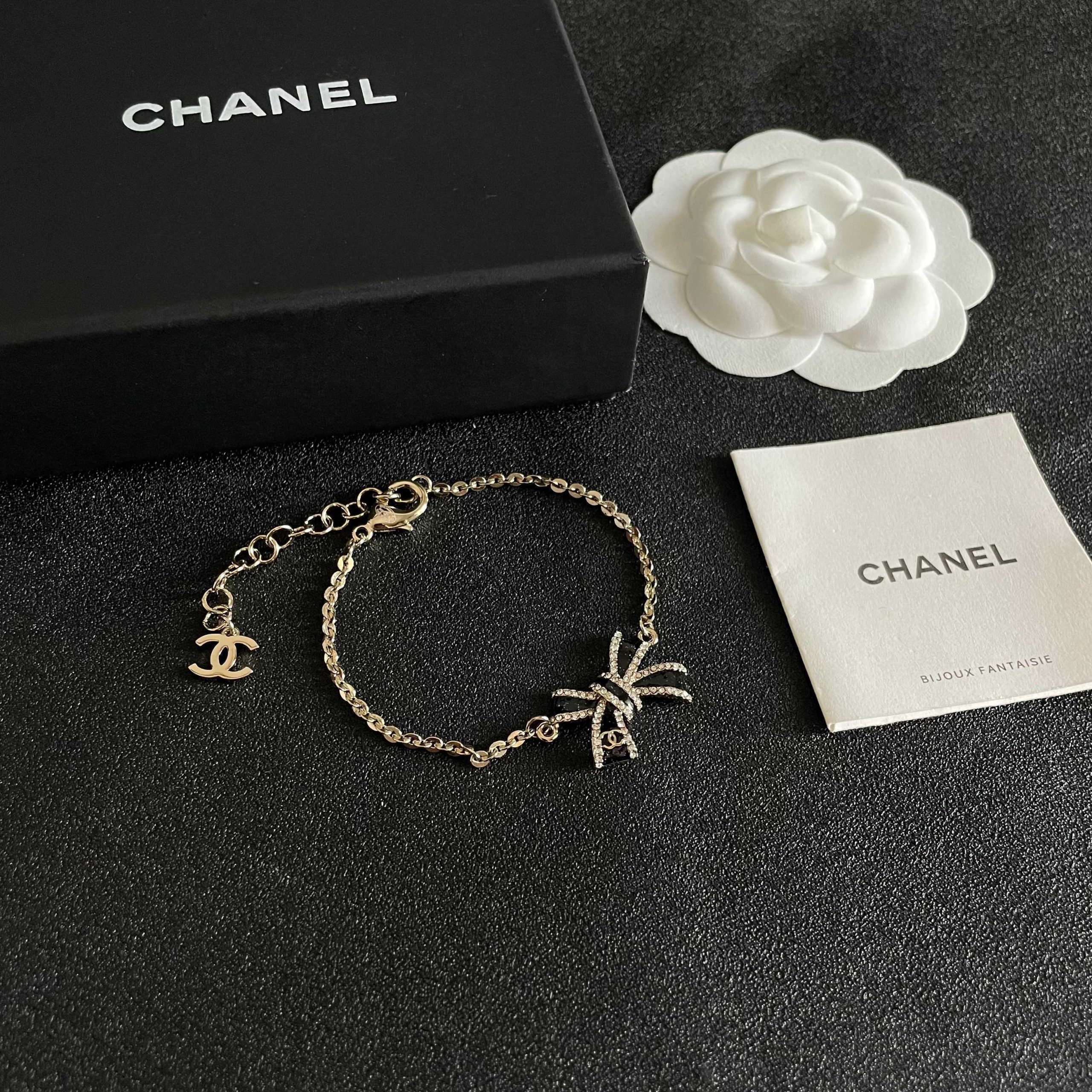 Chanel一比一蝴蝶結鑲鑽手鍊 高端優雅氣質手環| 10 Chanel一比一蝴蝶結鑲鑽手鍊 高端優雅氣質手環