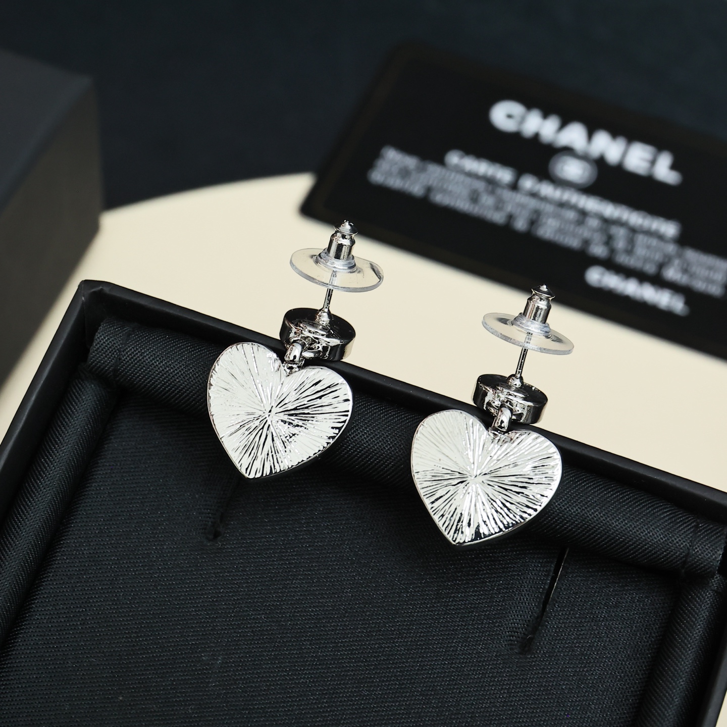 Chanel高仿經典心形吊墜耳環 雙C鑲鑽氣質耳飾| 11 Chanel高仿經典心形吊墜耳環 雙C鑲鑽氣質耳飾