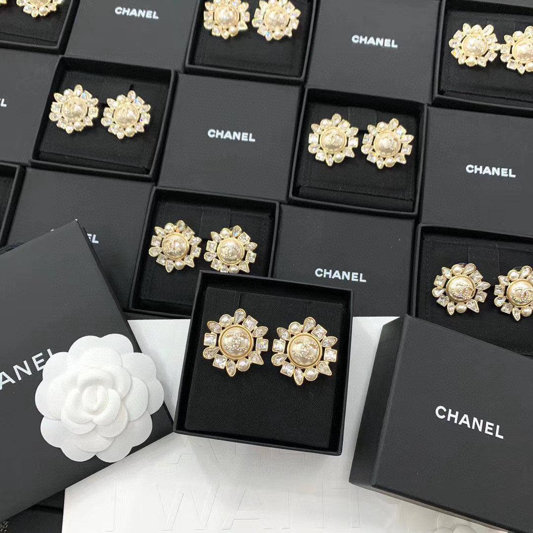 Chanel 原單 女款珍珠水晶花朵耳環 高級感宴會款| 7 Chanel 原單 女款珍珠水晶花朵耳環 高級感宴會款