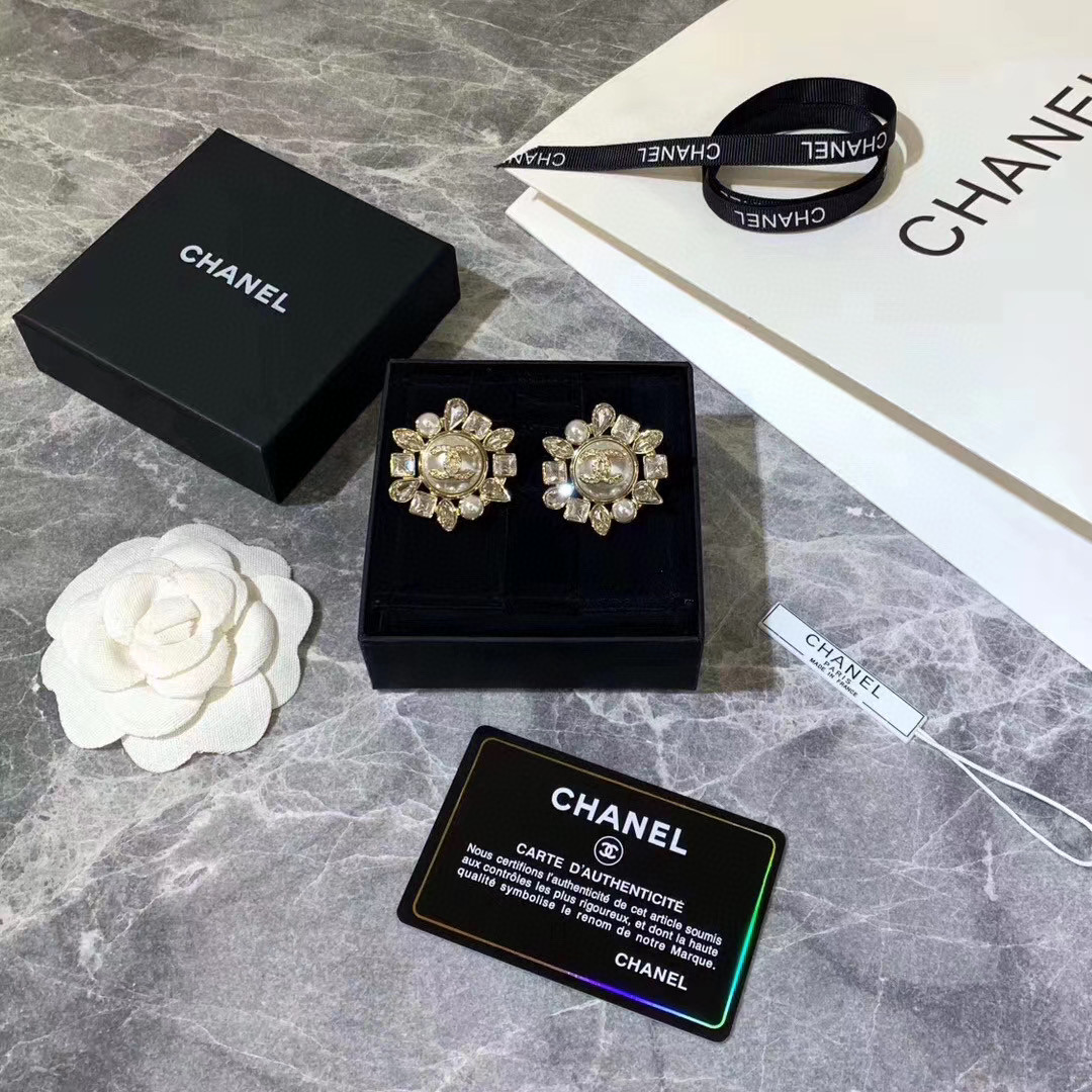 Chanel 原單 女款珍珠水晶花朵耳環 高級感宴會款| 14 Chanel 原單 女款珍珠水晶花朵耳環 高級感宴會款