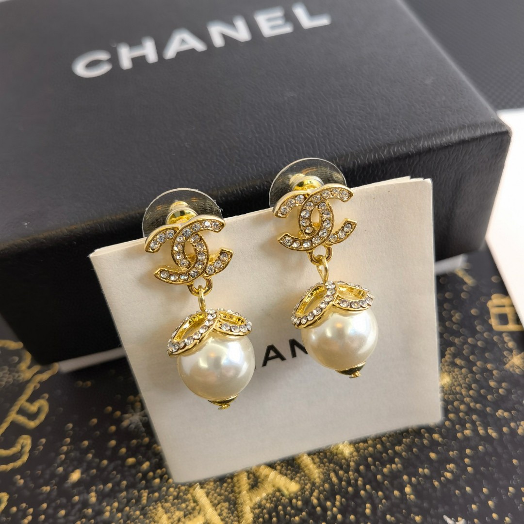 Chanel 一比一 女款珍珠吊墜耳環 氣質名媛風| 11 Chanel 一比一 女款珍珠吊墜耳環 氣質名媛風