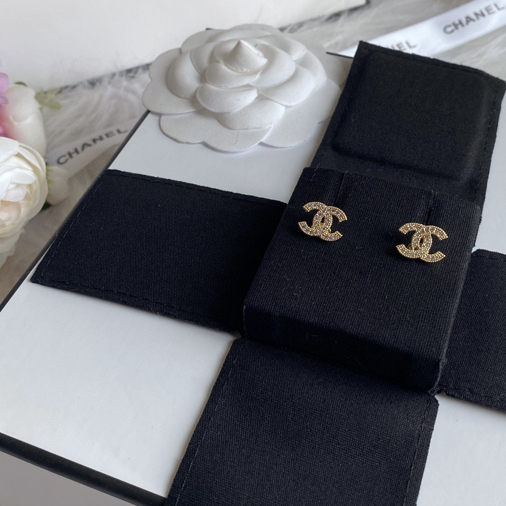Chanel A貨 女款滿鑽雙C耳釘 閃耀奢華設計| 13 Chanel A貨 女款滿鑽雙C耳釘 閃耀奢華設計