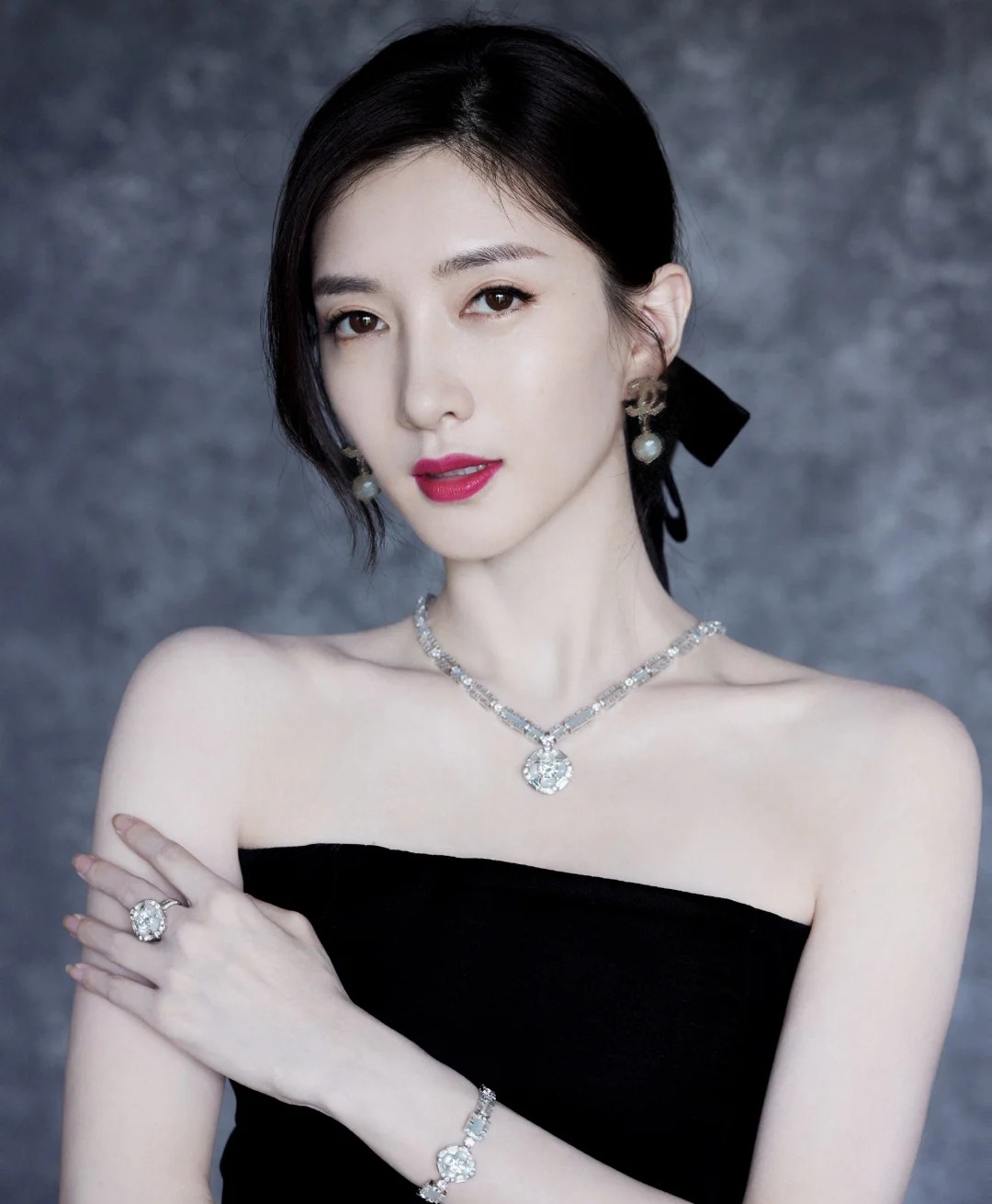 Chanel 高仿 女款經典雙C耳釘 簡約百搭款| 14 Chanel 高仿 女款經典雙C耳釘 簡約百搭款