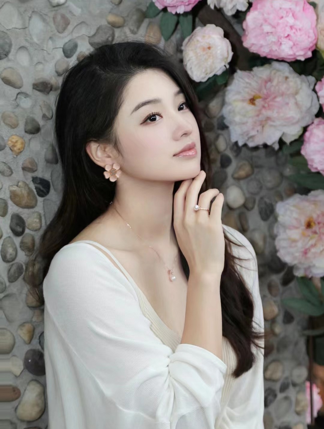 Chanel 一比一 女款珍珠花朵耳環 氣質優雅設計| 14 Chanel 一比一 女款珍珠花朵耳環 氣質優雅設計
