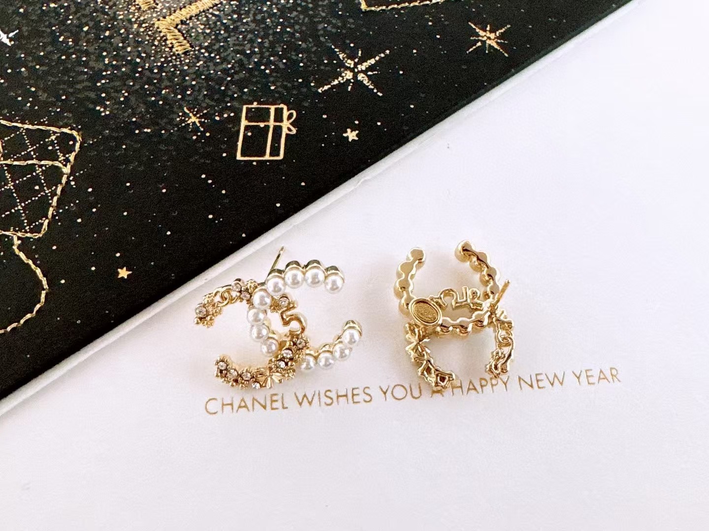 Chanel 高仿 珍珠雙C耳環 復古優雅氣質款 高級感耳飾推薦| 11 Chanel 高仿 珍珠雙C耳環 復古優雅氣質款 高級感耳飾推薦