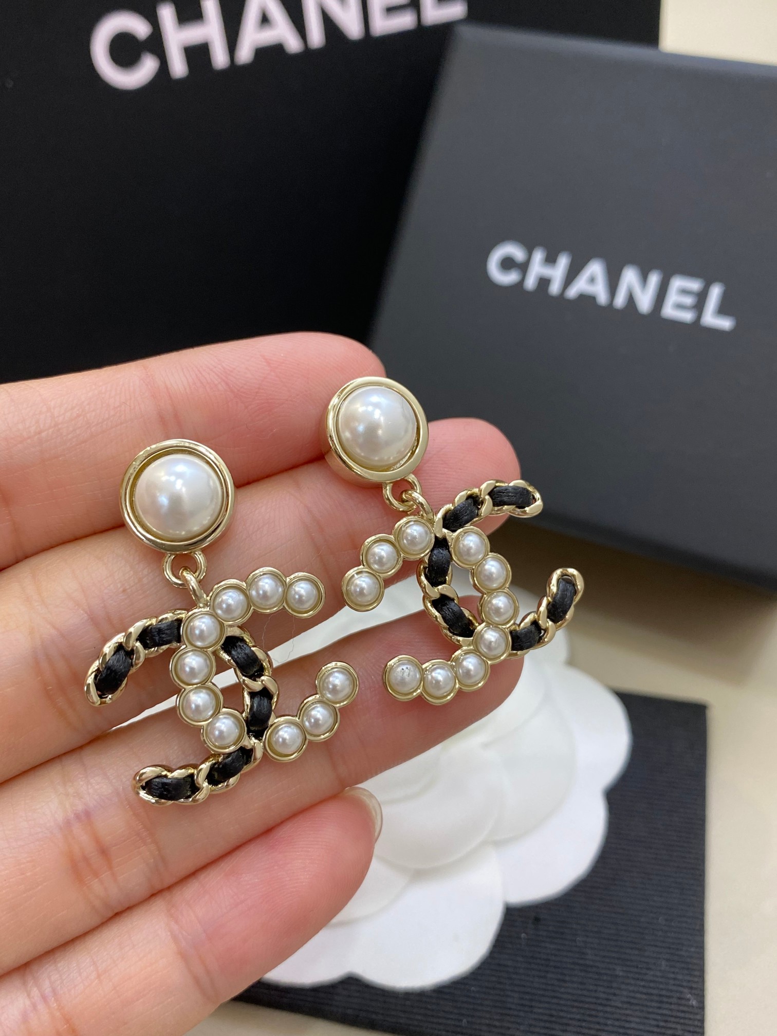 Chanel 高仿 珍珠編織雙C耳環 經典氣質款 高級感耳飾| 11 Chanel 高仿 珍珠編織雙C耳環 經典氣質款 高級感耳飾