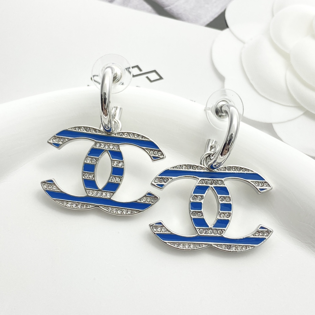 Chanel 高仿 藍色琺瑯雙C耳環 高級時尚設計 個性百搭耳飾| 11 Chanel 高仿 藍色琺瑯雙C耳環 高級時尚設計 個性百搭耳飾