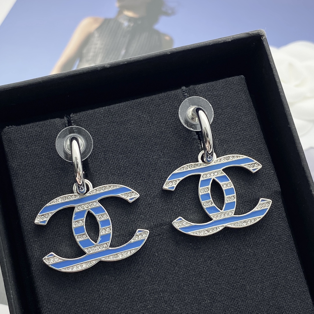 Chanel 高仿 藍色琺瑯雙C耳環 高級時尚設計 個性百搭耳飾| 9 Chanel 高仿 藍色琺瑯雙C耳環 高級時尚設計 個性百搭耳飾