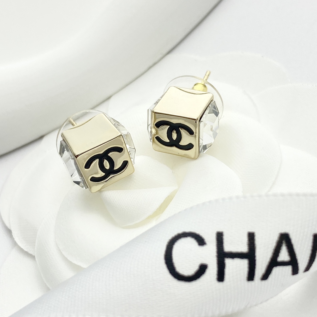Chanel 原單 小方塊雙C耳釘 極簡設計 高級感百搭耳飾| 11 Chanel 原單 小方塊雙C耳釘 極簡設計 高級感百搭耳飾