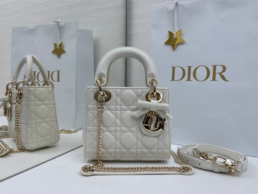 高仿迪奧Lady Dior熱門款特集｜經典手袋外觀與細節解析，從藤格紋到D.I.O.R吊飾的工藝之美