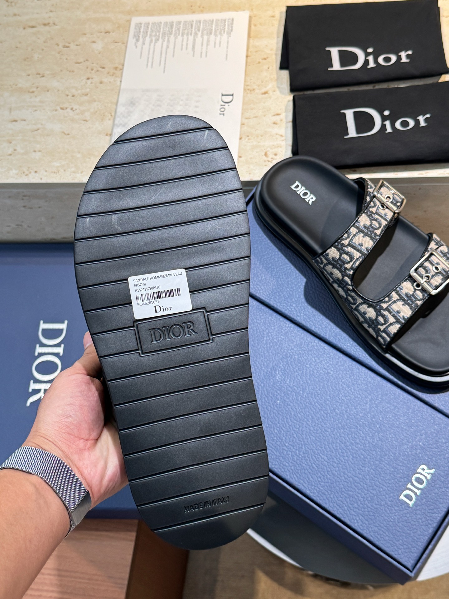 Dior 精緻版 男款棕色緹花雙扣拖鞋 復古質感休閒款| 10 Dior 精緻版 男款棕色緹花雙扣拖鞋 復古質感休閒款