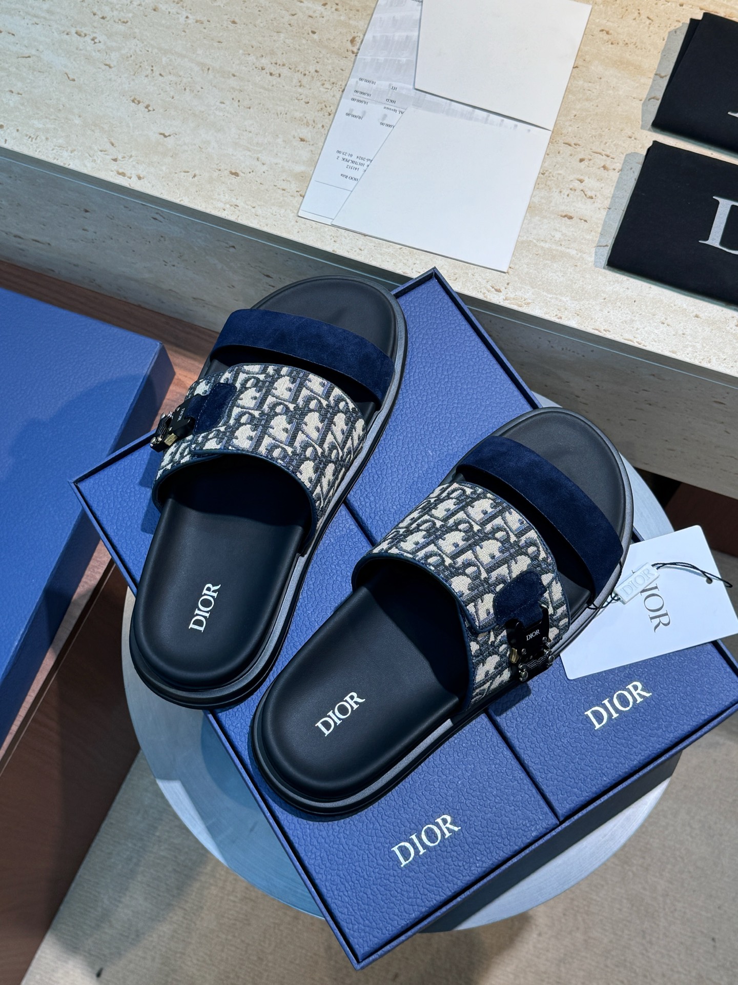 Dior A貨 男款黑色拼接拖鞋 緹花麂皮雙材質設計| 12 Dior A貨 男款黑色拼接拖鞋 緹花麂皮雙材質設計