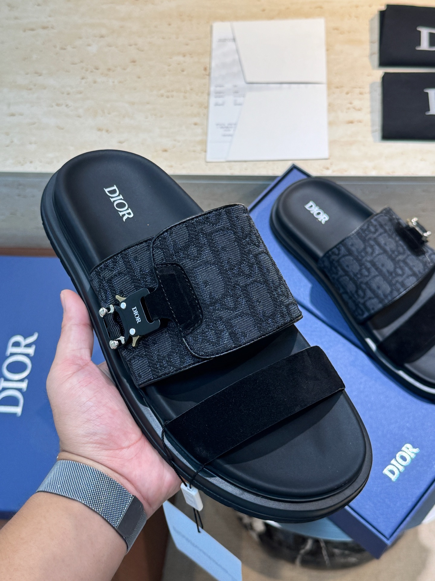 Dior 高仿 男款深藍緹花拖鞋 雙帶設計休閒款| 12 Dior 高仿 男款深藍緹花拖鞋 雙帶設計休閒款