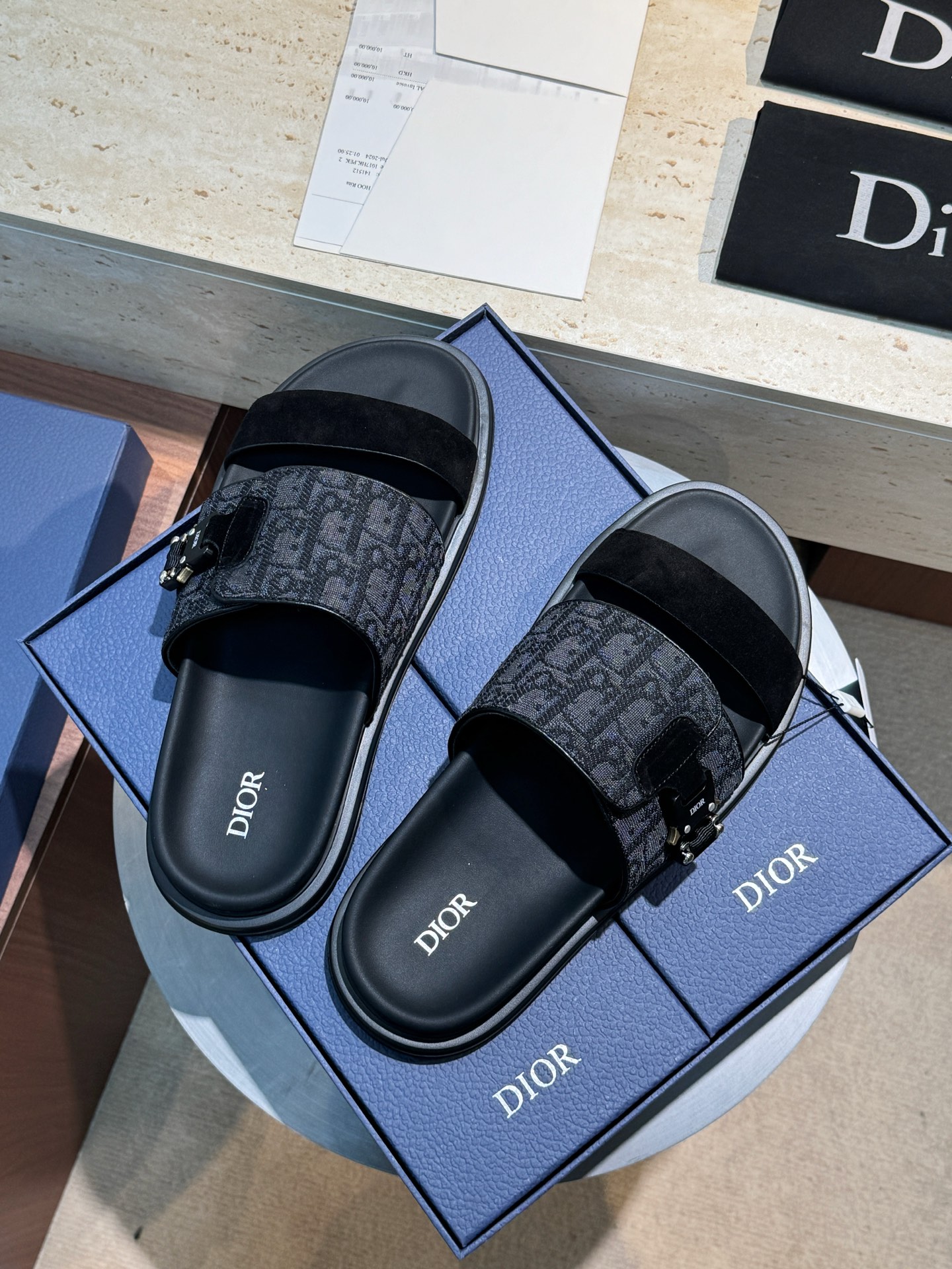 Dior 高仿 男款深藍緹花拖鞋 雙帶設計休閒款| 11 Dior 高仿 男款深藍緹花拖鞋 雙帶設計休閒款