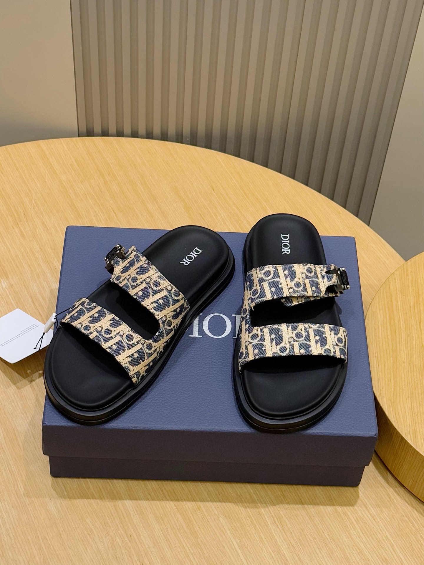 Dior 一比一 男款黑色緹花雙帶拖鞋 經典百搭潮流款| 14 Dior 一比一 男款黑色緹花雙帶拖鞋 經典百搭潮流款