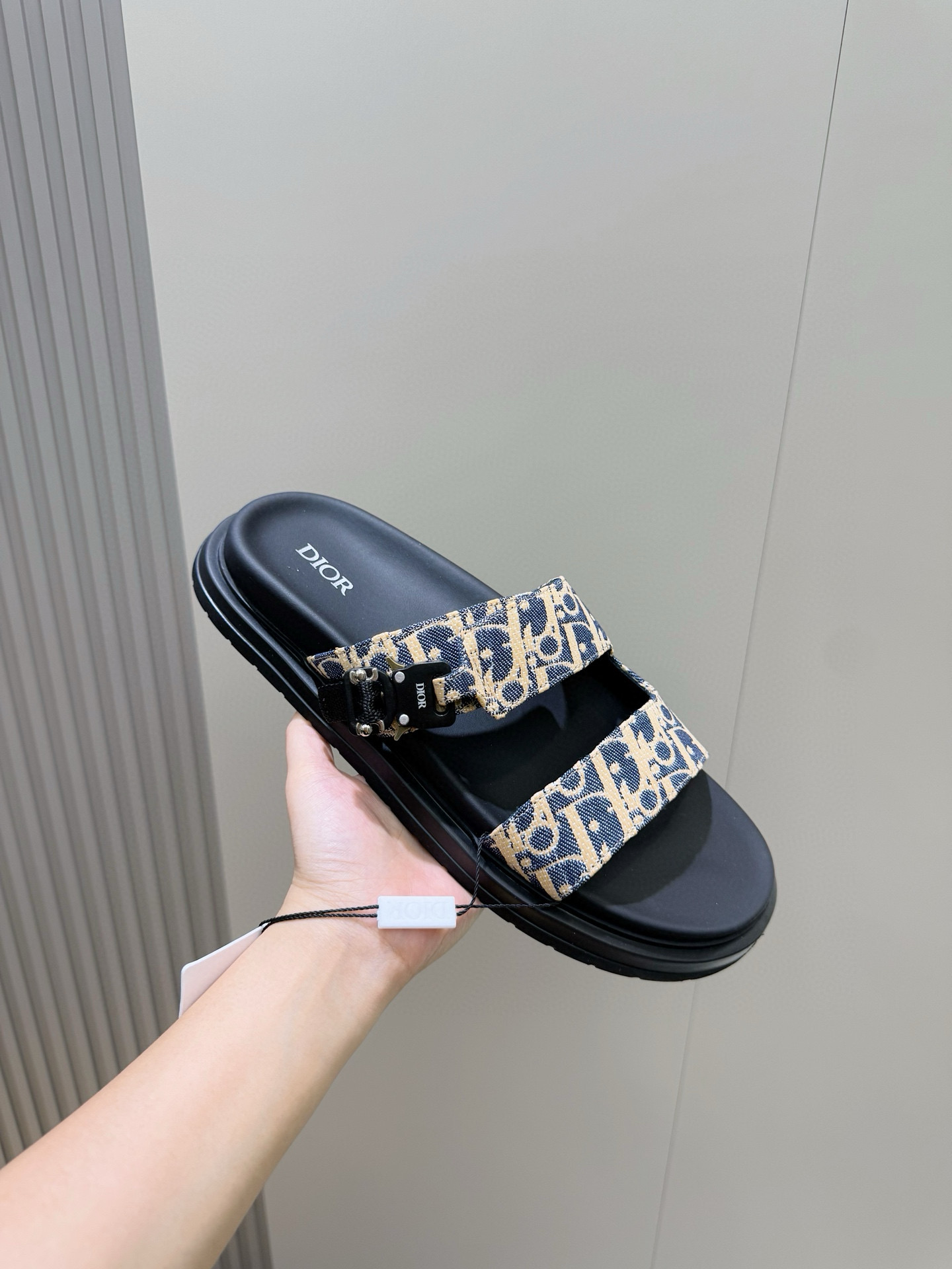 Dior 一比一 男款黑色緹花雙帶拖鞋 經典百搭潮流款| 10 Dior 一比一 男款黑色緹花雙帶拖鞋 經典百搭潮流款