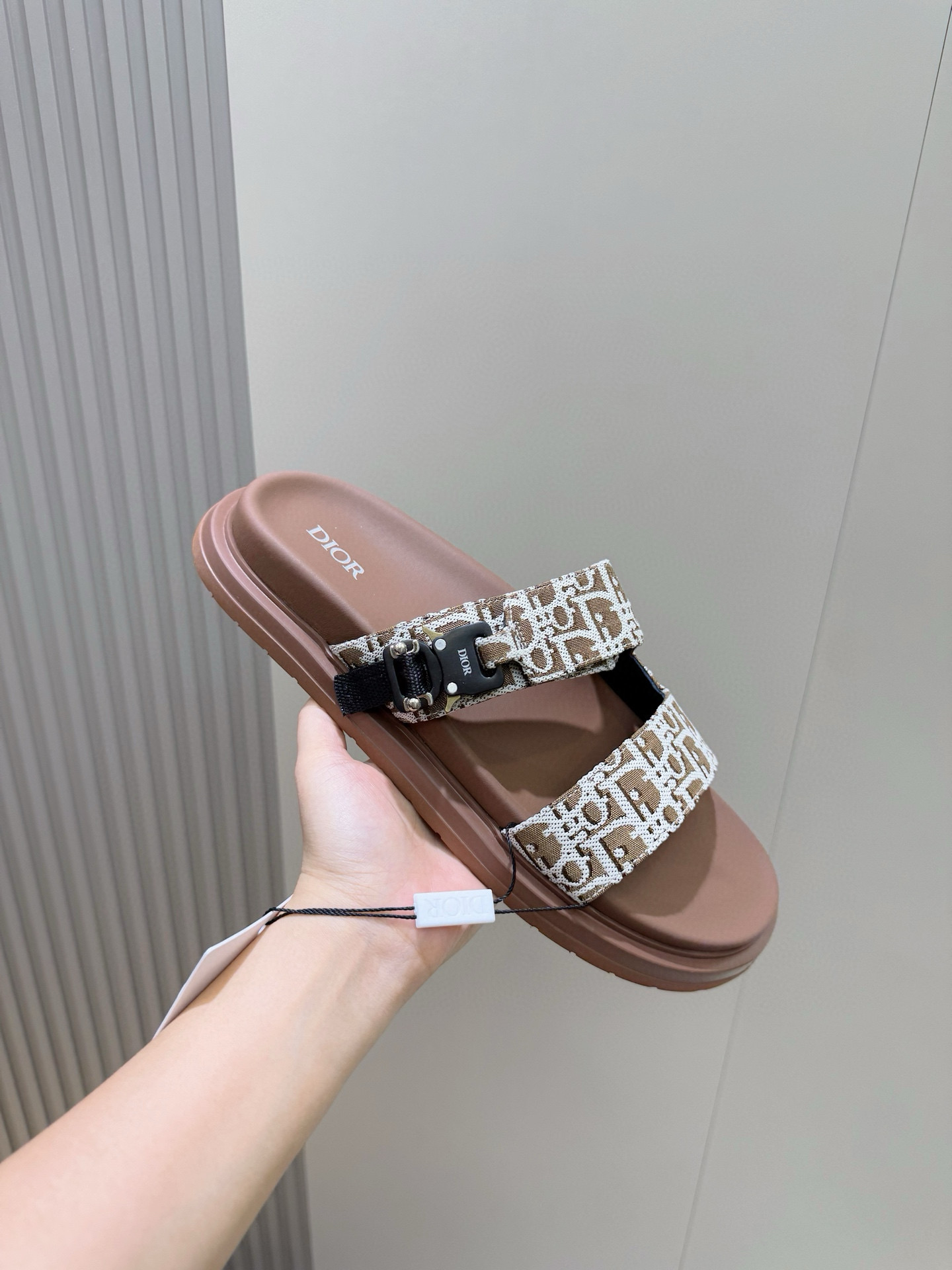 Dior A貨 男款棕色緹花拖鞋 雙帶設計休閒百搭款| 10 Dior A貨 男款棕色緹花拖鞋 雙帶設計休閒百搭款