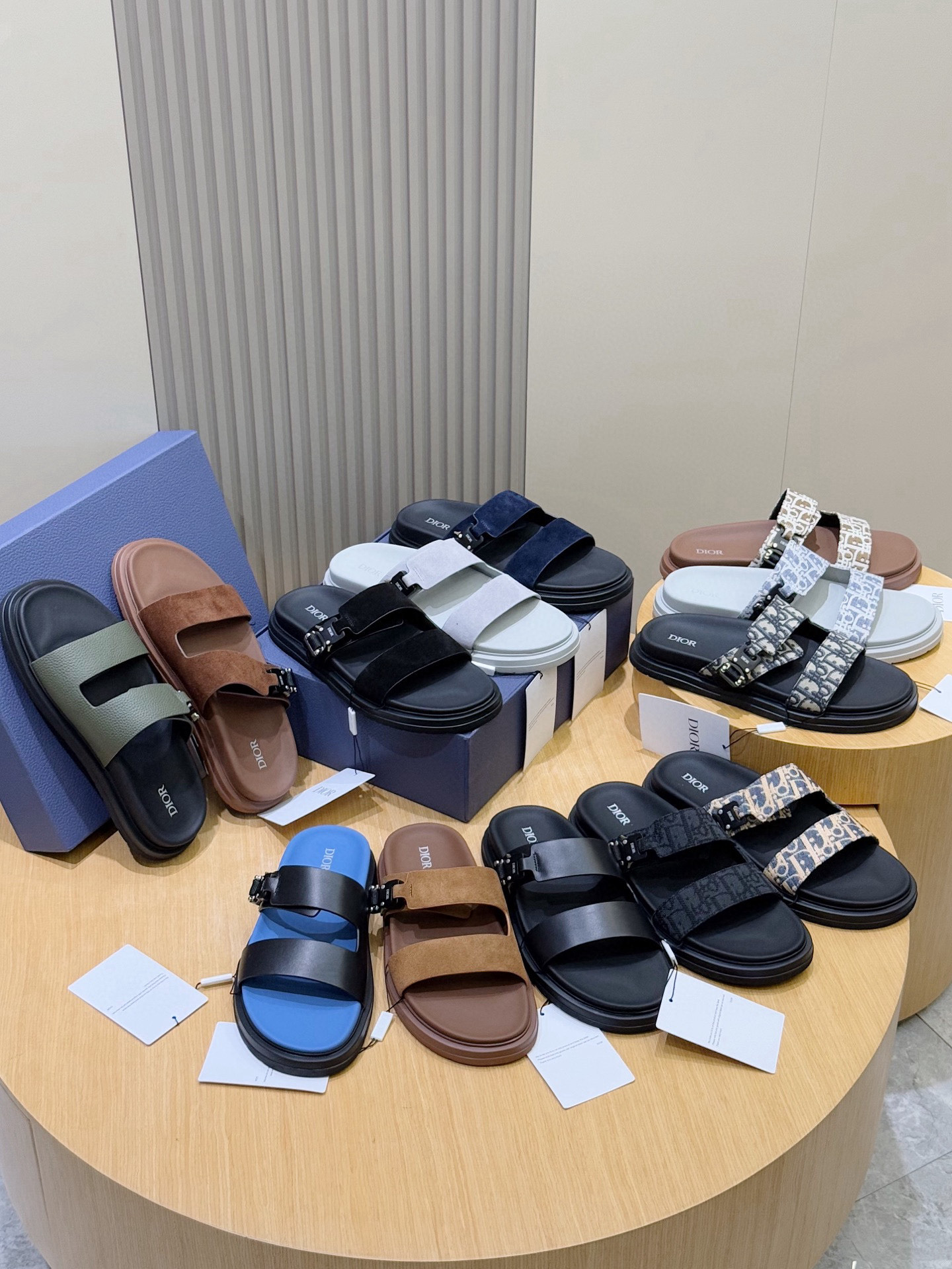 Dior A貨 男款棕色緹花拖鞋 雙帶設計休閒百搭款| 7 Dior A貨 男款棕色緹花拖鞋 雙帶設計休閒百搭款