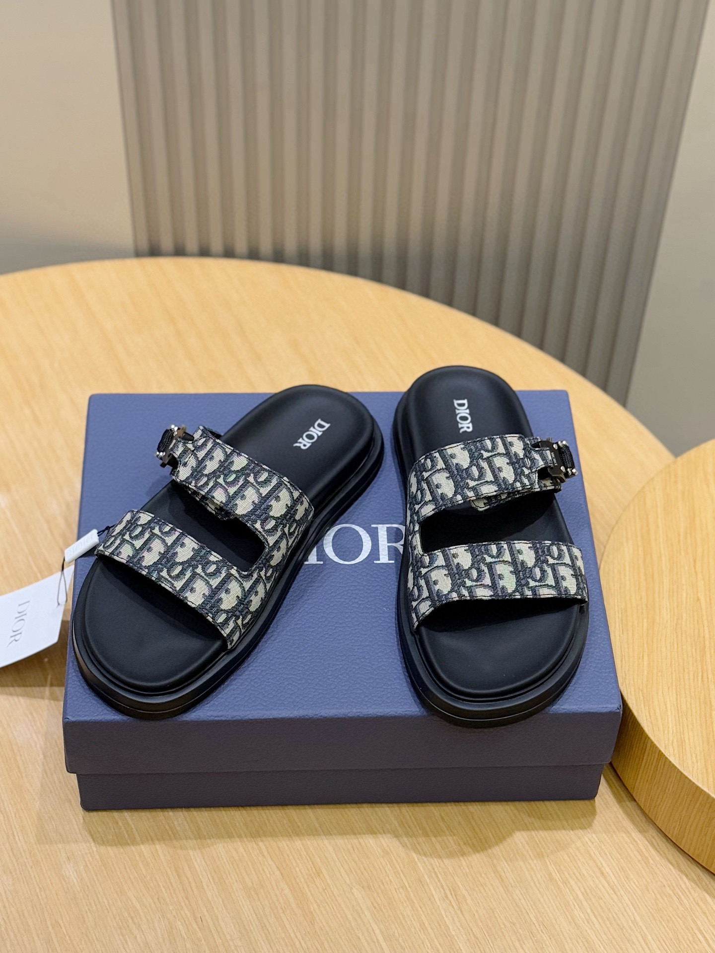 Dior A貨 男款黑色皮革拖鞋 雙帶極簡款| 14 Dior A貨 男款黑色皮革拖鞋 雙帶極簡款