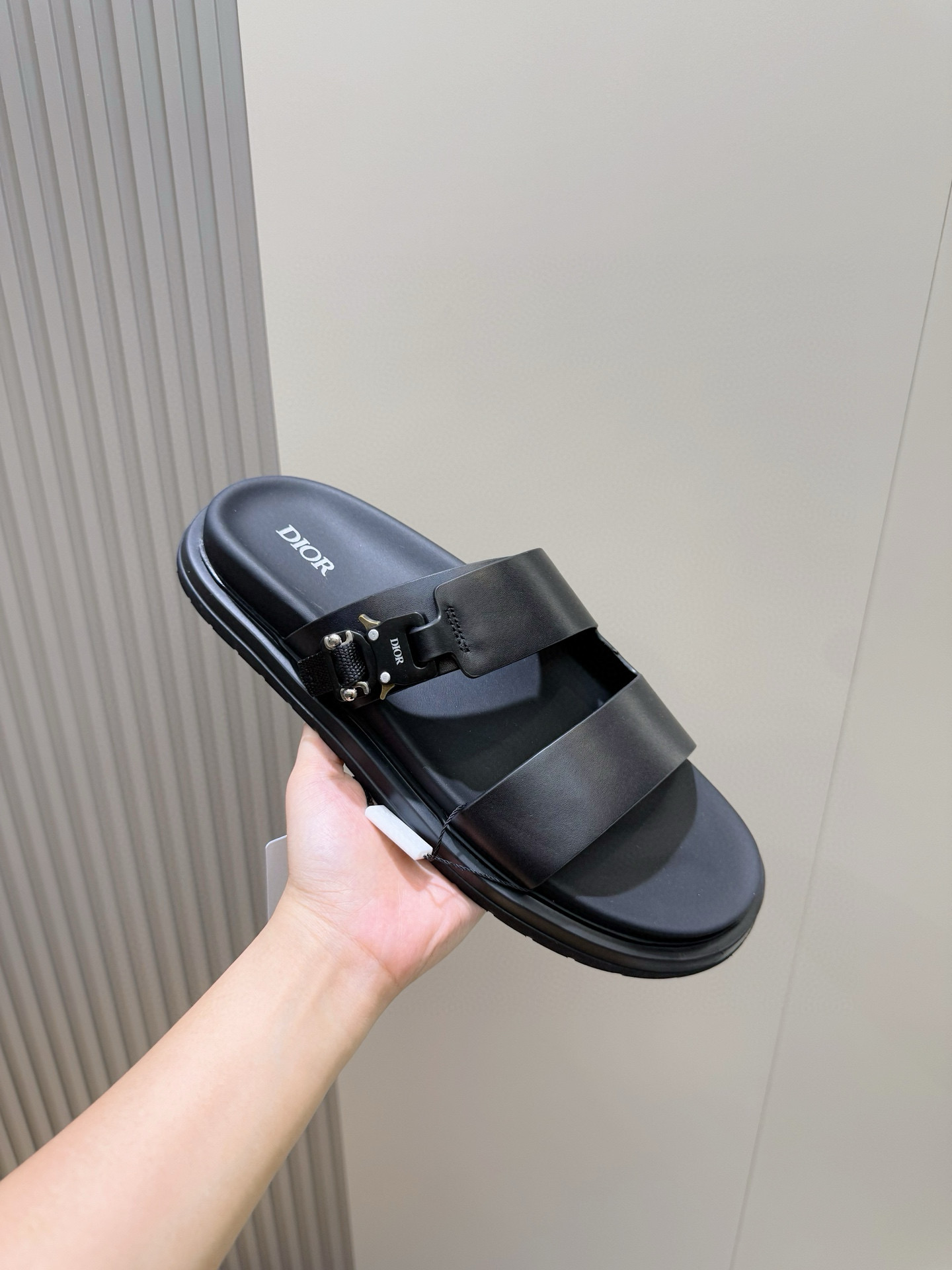 Dior 一比一 男款黑色皮革拖鞋 雙帶經典款| 10 Dior 一比一 男款黑色皮革拖鞋 雙帶經典款