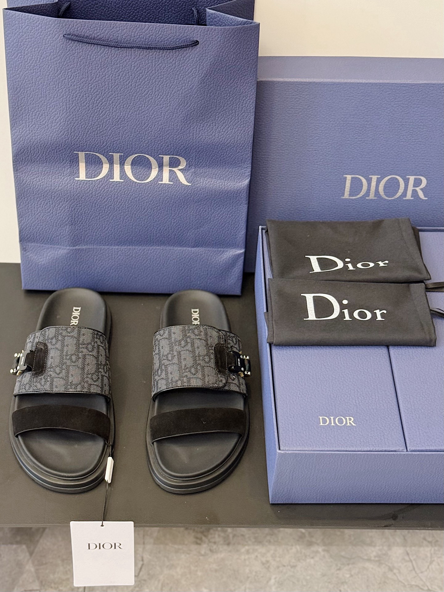 Dior一比一男士灰黑老花雙帶拖鞋經典休閒款| 6 Dior一比一男士灰黑老花雙帶拖鞋經典休閒款