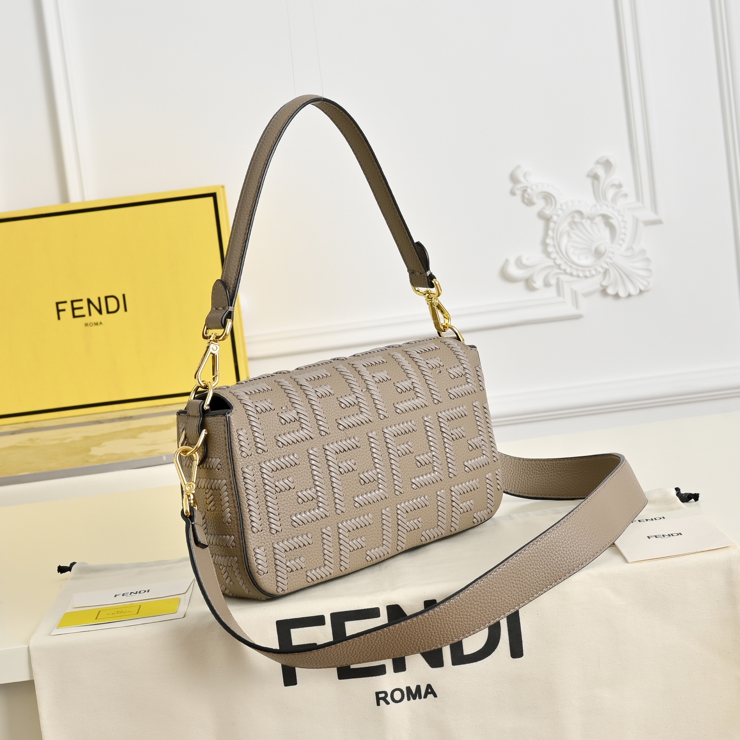 Fendi高仿FF壓紋皮革Baguette法棍包 高級質感單肩包 灰色| 14 Fendi高仿FF壓紋皮革Baguette法棍包 高級質感單肩包 灰色