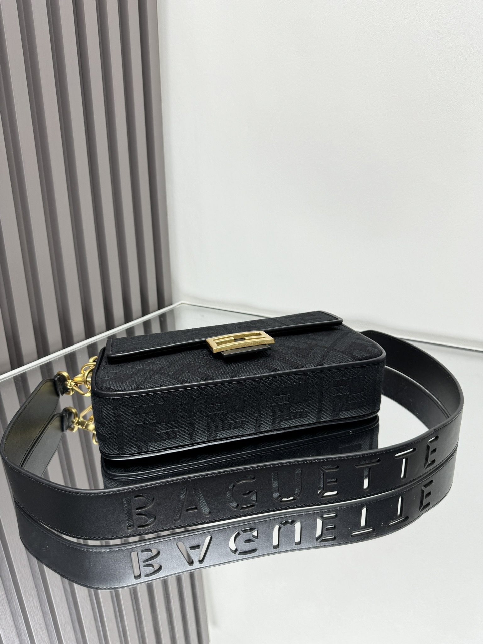 FendiA貨壓紋FF皮革Baguette法棍包 黑色經典單肩包| 11 FendiA貨壓紋FF皮革Baguette法棍包 黑色經典單肩包