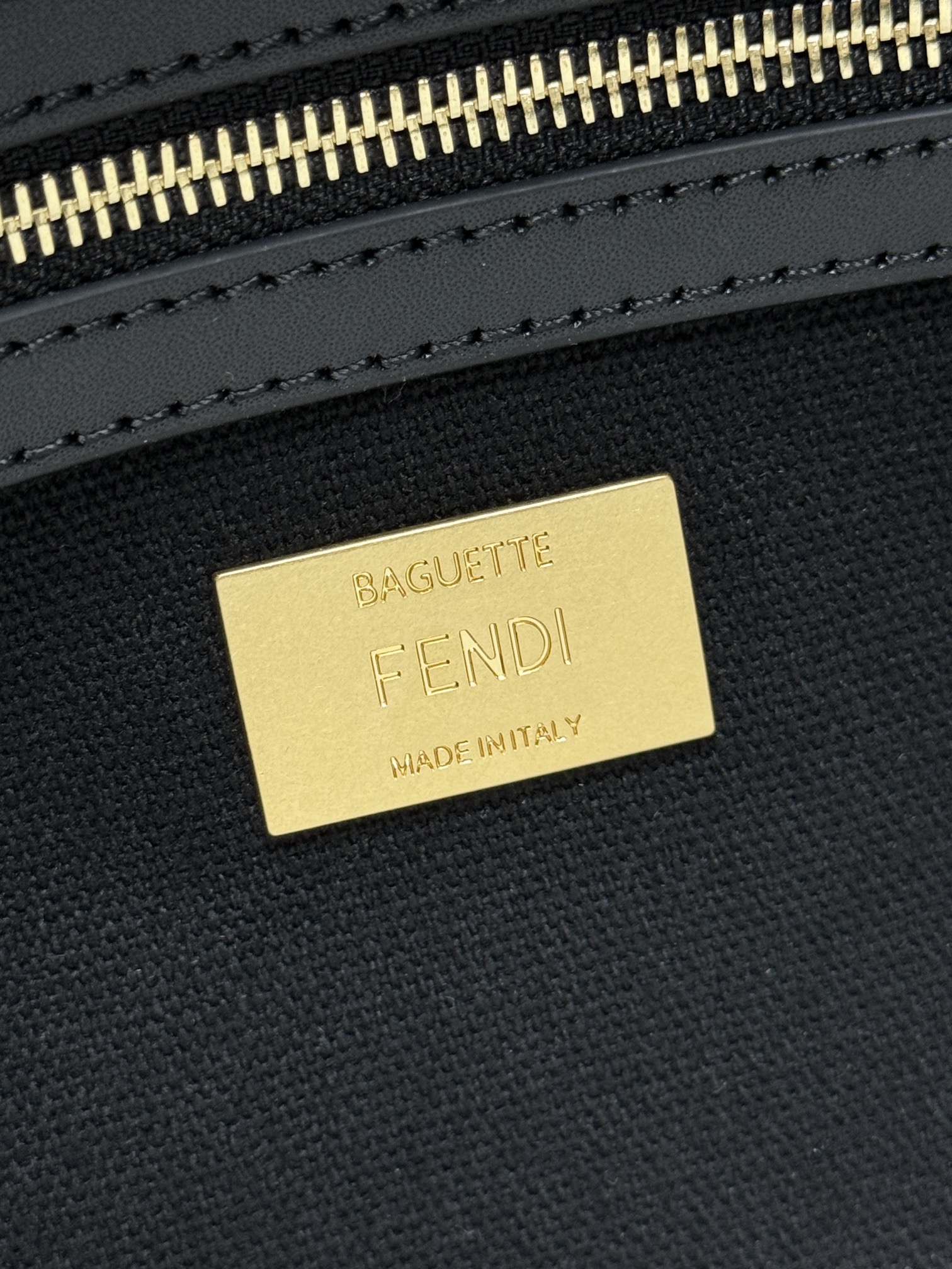 FendiA貨壓紋FF皮革Baguette法棍包 黑色經典單肩包| 8 FendiA貨壓紋FF皮革Baguette法棍包 黑色經典單肩包