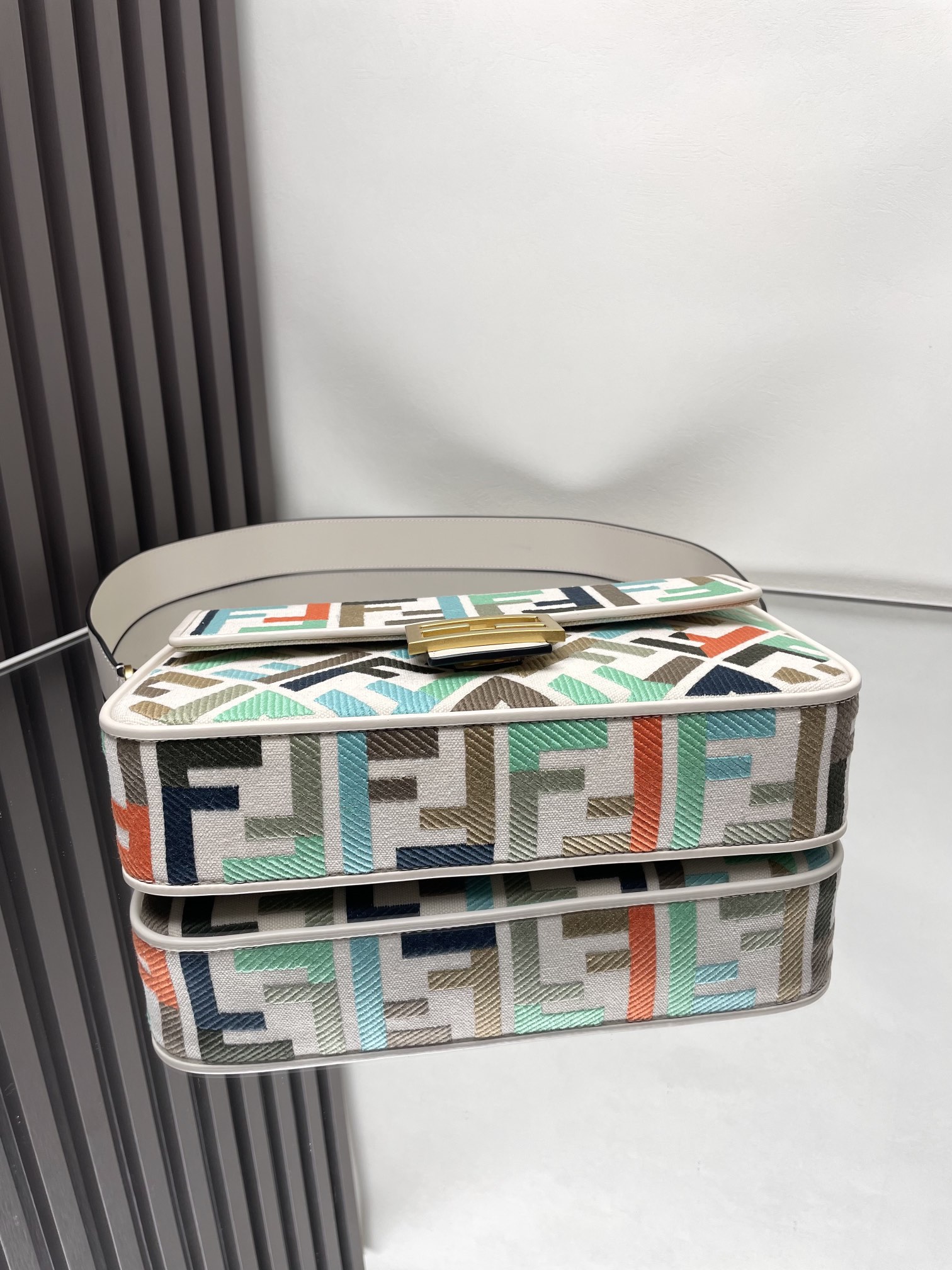 Fendi高仿彩色FF刺繡Baguette法棍包 幾何拼色單肩包 米白色| 11 Fendi高仿彩色FF刺繡Baguette法棍包 幾何拼色單肩包 米白色