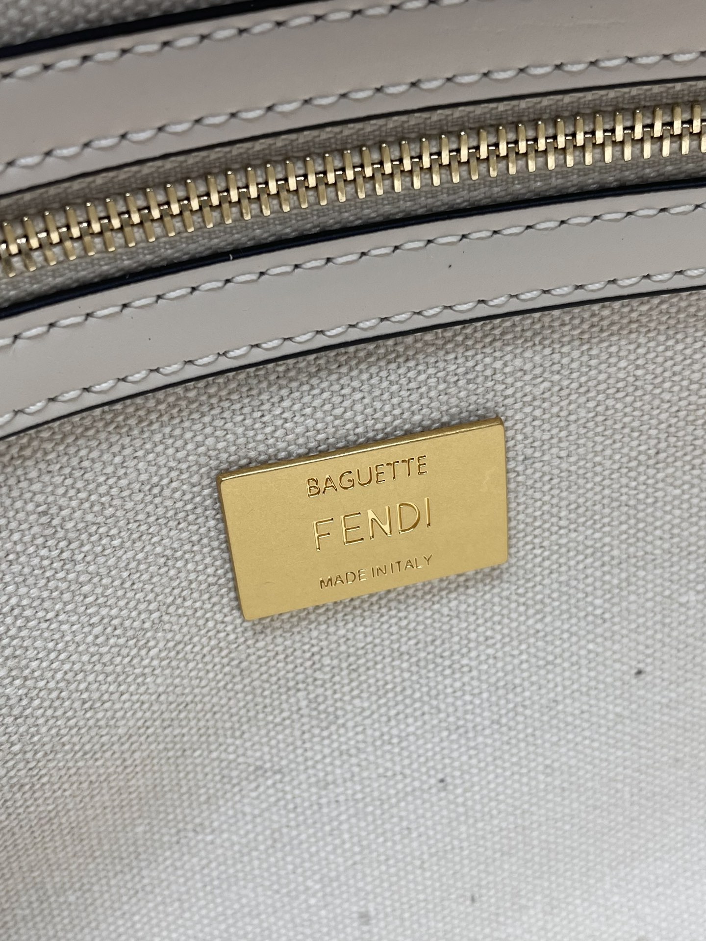 Fendi高仿彩色FF刺繡Baguette法棍包 幾何拼色單肩包 米白色| 8 Fendi高仿彩色FF刺繡Baguette法棍包 幾何拼色單肩包 米白色
