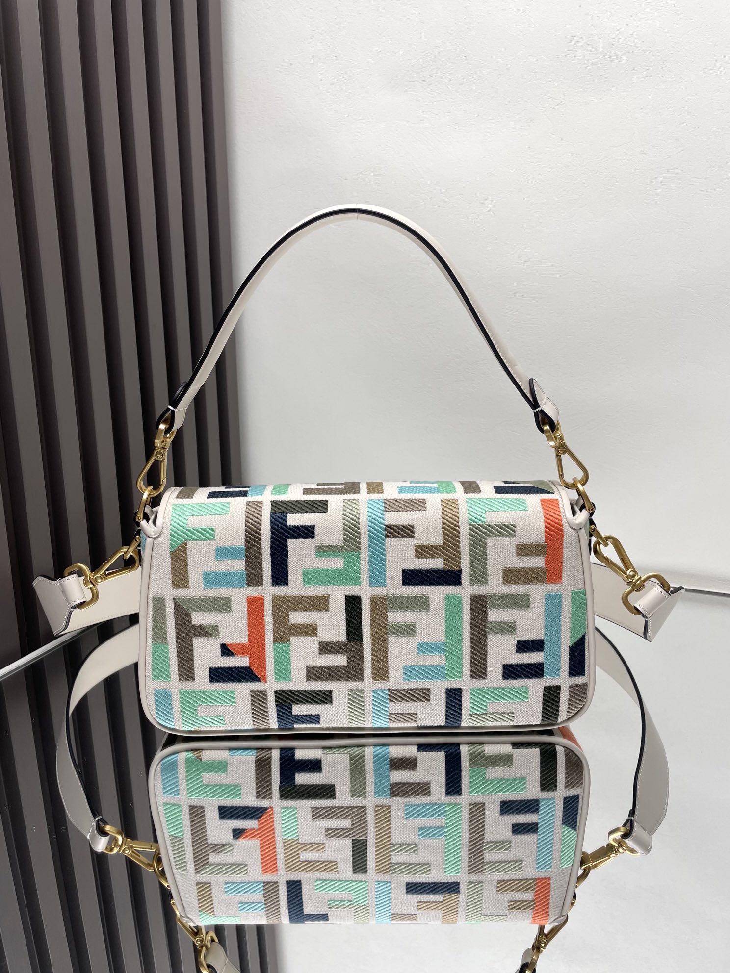 Fendi高仿彩色FF刺繡Baguette法棍包 幾何拼色單肩包 米白色| 7 Fendi高仿彩色FF刺繡Baguette法棍包 幾何拼色單肩包 米白色