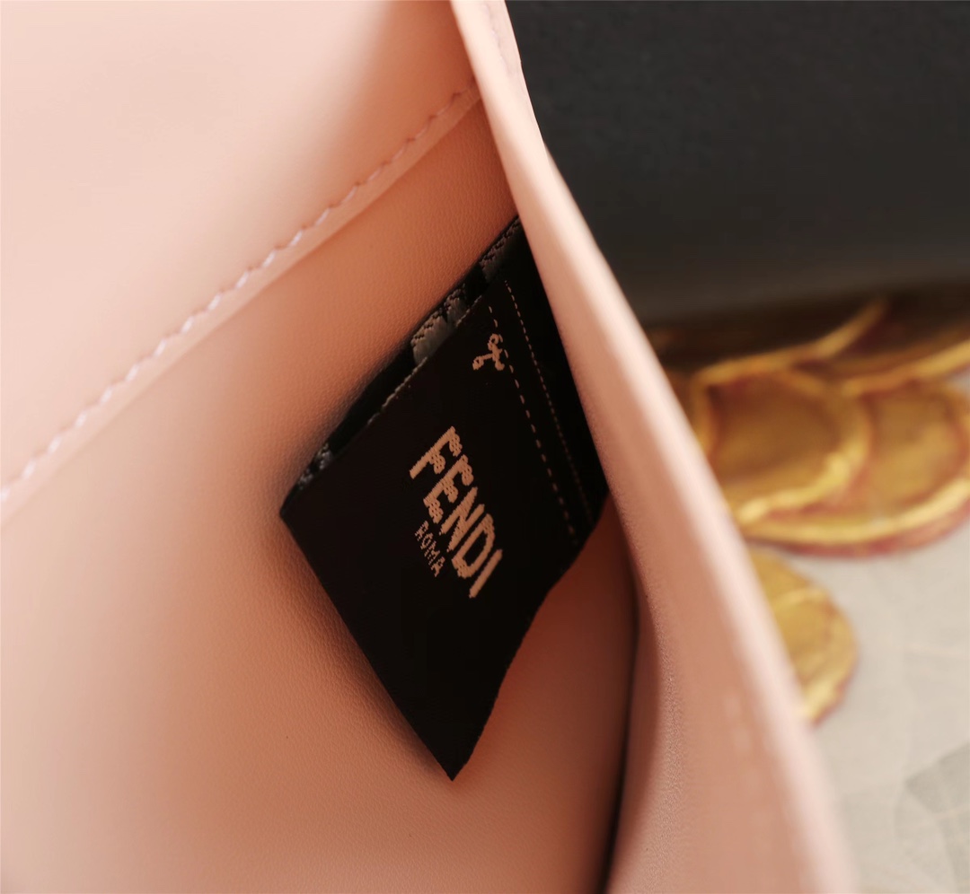 FENDI 復刻 女款 Peekaboo 手提包 黑色 經典鎖扣 優雅通勤款| 12 FENDI 復刻 女款 Peekaboo 手提包 黑色 經典鎖扣 優雅通勤款