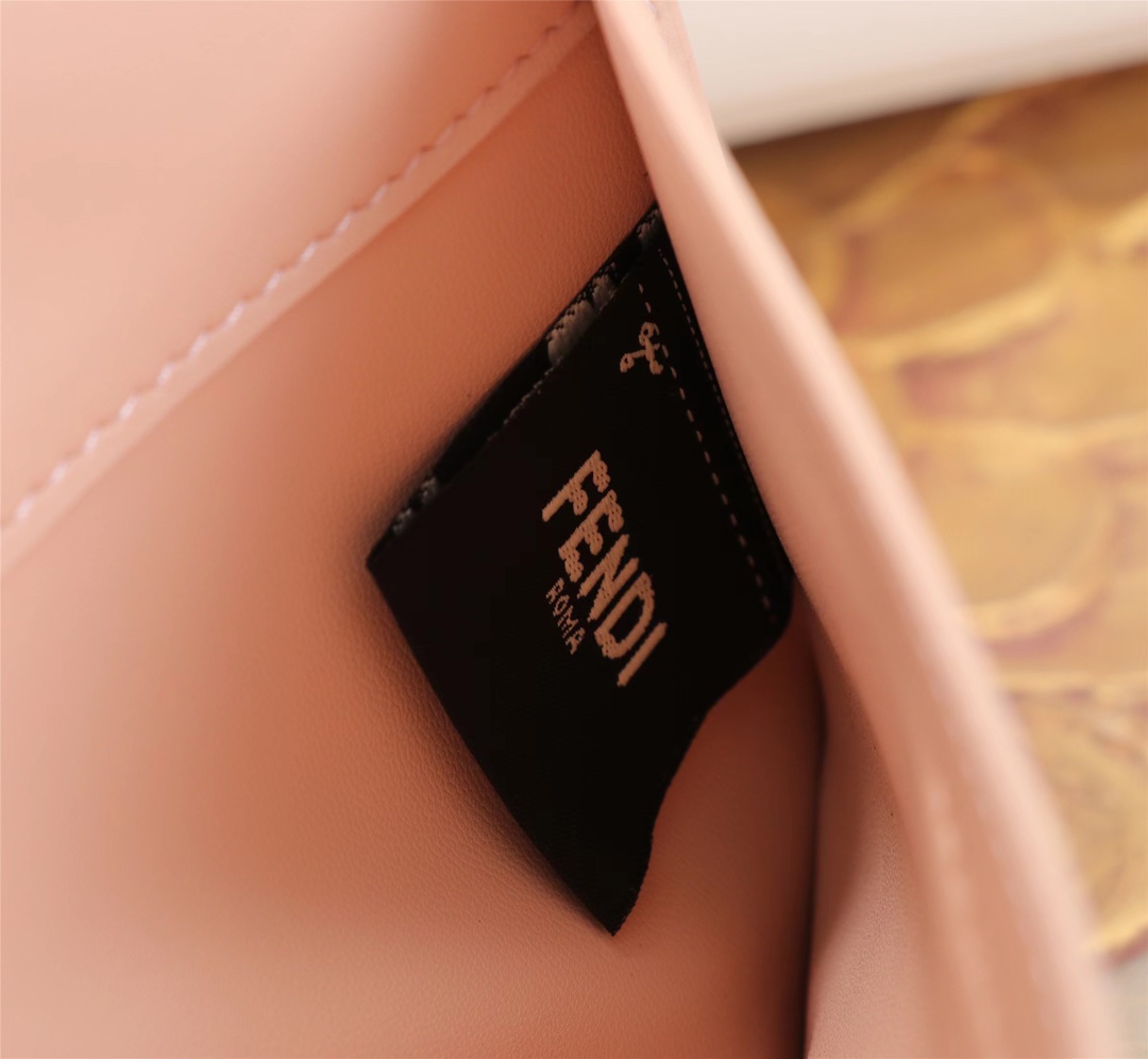 FENDI 高仿 女款 Peekaboo 手提包 白色 清新百搭 輕奢氣質款| 13 FENDI 高仿 女款 Peekaboo 手提包 白色 清新百搭 輕奢氣質款