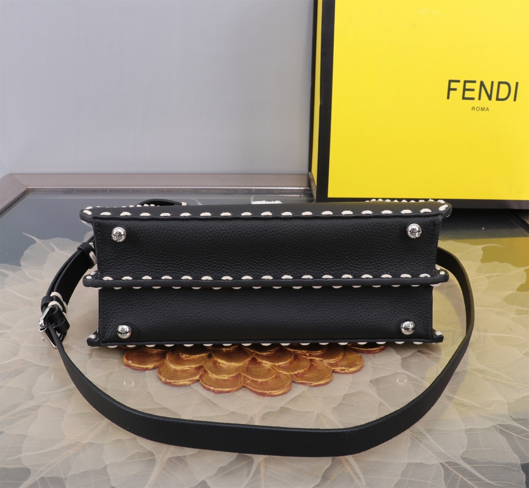 FENDI 一比一 女款 Peekaboo 手提包 黑色 經典鎖扣 氣質百搭款| 9 FENDI 一比一 女款 Peekaboo 手提包 黑色 經典鎖扣 氣質百搭款