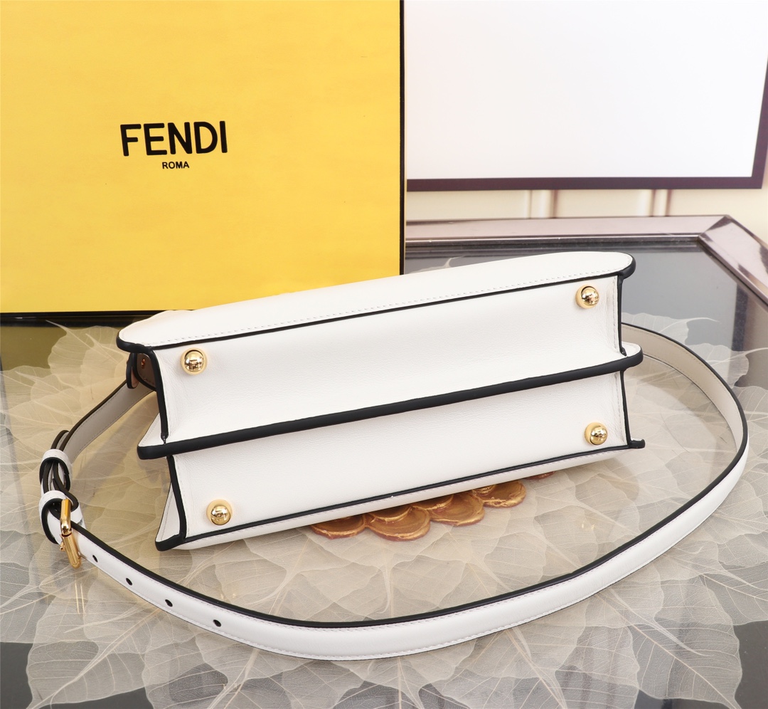 FENDI A貨 女款 Peekaboo 手提包 黑白拼接 經典設計 時尚百搭款| 12 FENDI A貨 女款 Peekaboo 手提包 黑白拼接 經典設計 時尚百搭款