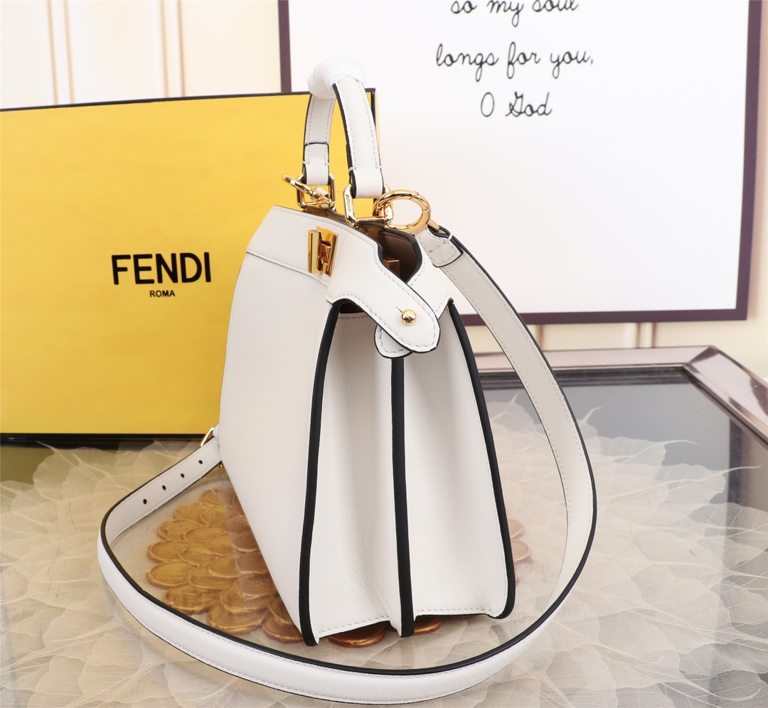 FENDI A貨 女款 Peekaboo 手提包 黑白拼接 經典設計 時尚百搭款| 10 FENDI A貨 女款 Peekaboo 手提包 黑白拼接 經典設計 時尚百搭款