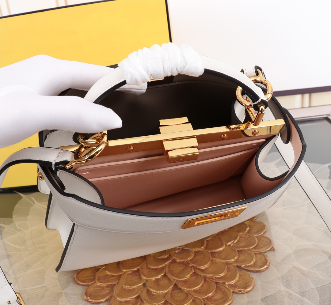 FENDI A貨 女款 Peekaboo 手提包 黑白拼接 經典設計 時尚百搭款| 7 FENDI A貨 女款 Peekaboo 手提包 黑白拼接 經典設計 時尚百搭款
