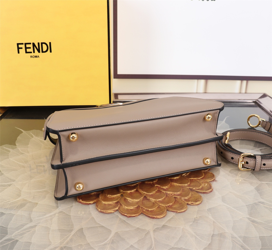 FENDI 原單 女款 Peekaboo 手提包 奶茶色 溫柔配色 時尚通勤款| 13 FENDI 原單 女款 Peekaboo 手提包 奶茶色 溫柔配色 時尚通勤款