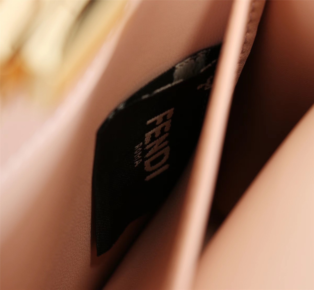 FENDI 高仿 女款 Peekaboo 手提包 黑色 經典極簡 百搭時尚款