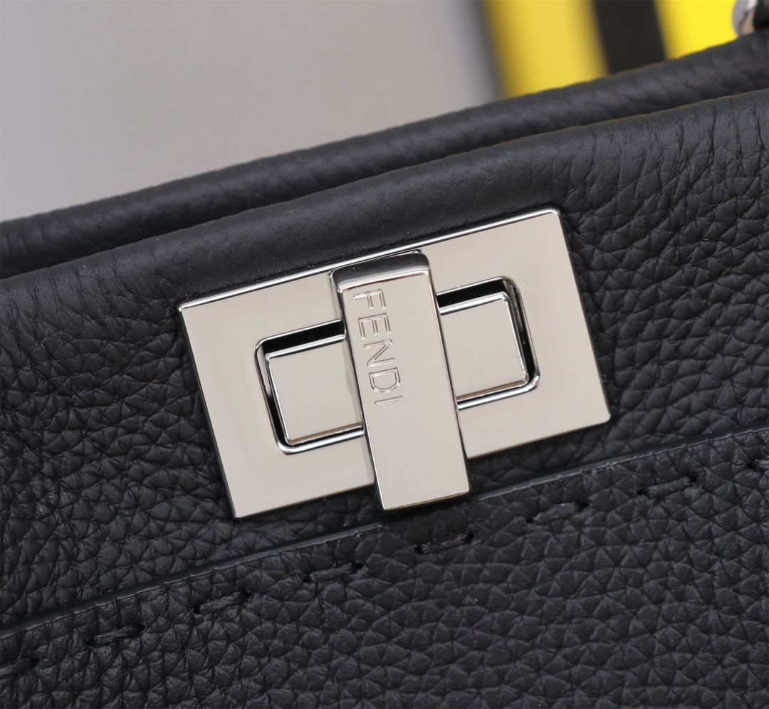 FENDI 原單 女款 Peekaboo 迷你手提包 黑色 小巧設計 時尚輕奢款| 14 FENDI 原單 女款 Peekaboo 迷你手提包 黑色 小巧設計 時尚輕奢款