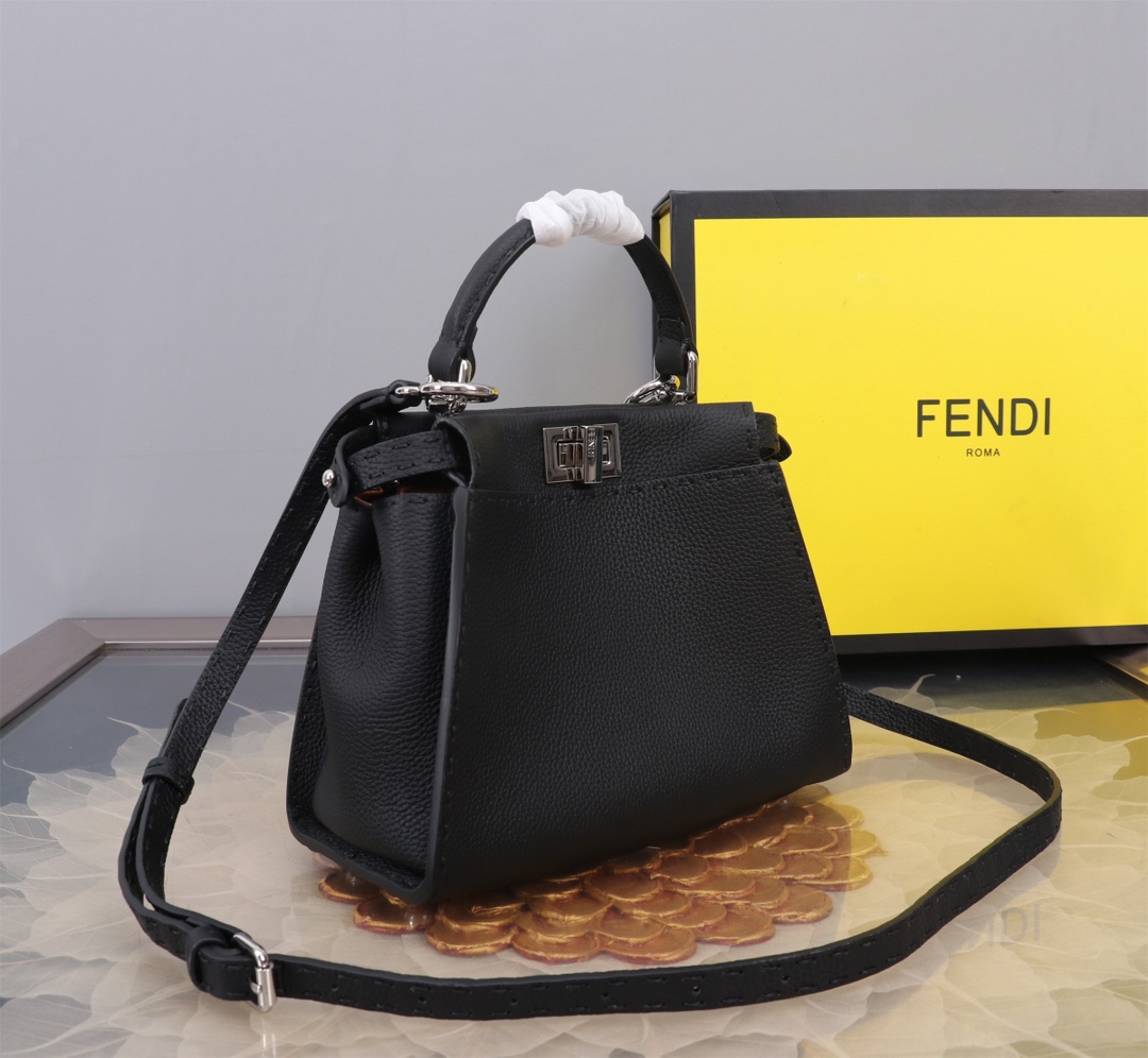 FENDI 原單 女款 Peekaboo 迷你手提包 黑色 小巧設計 時尚輕奢款