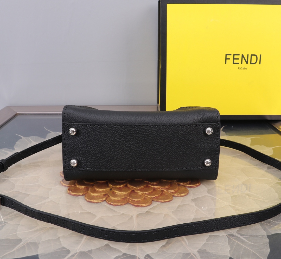 FENDI 原單 女款 Peekaboo 迷你手提包 黑色 小巧設計 時尚輕奢款
