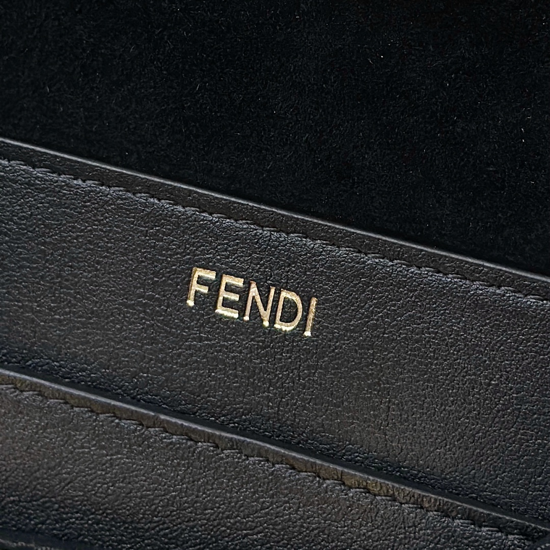 FENDI 原單 女款 Peekaboo 手提包 黑色 大容量設計 商務通勤款| 9 FENDI 原單 女款 Peekaboo 手提包 黑色 大容量設計 商務通勤款