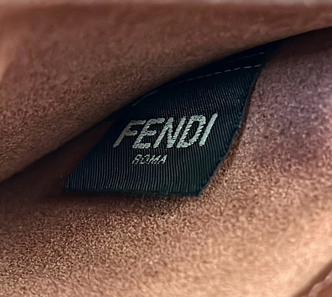 FENDI A貨 女款 Peekaboo 手提包 酒紅色 復古風格 高級感款| 8 FENDI A貨 女款 Peekaboo 手提包 酒紅色 復古風格 高級感款