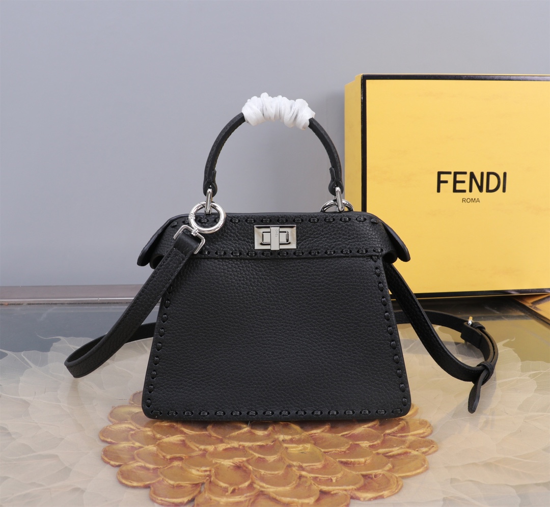 FENDI 一比一 女款 Peekaboo 手提包 鉚釘黑色 個性設計 時尚款| 12 FENDI 一比一 女款 Peekaboo 手提包 鉚釘黑色 個性設計 時尚款
