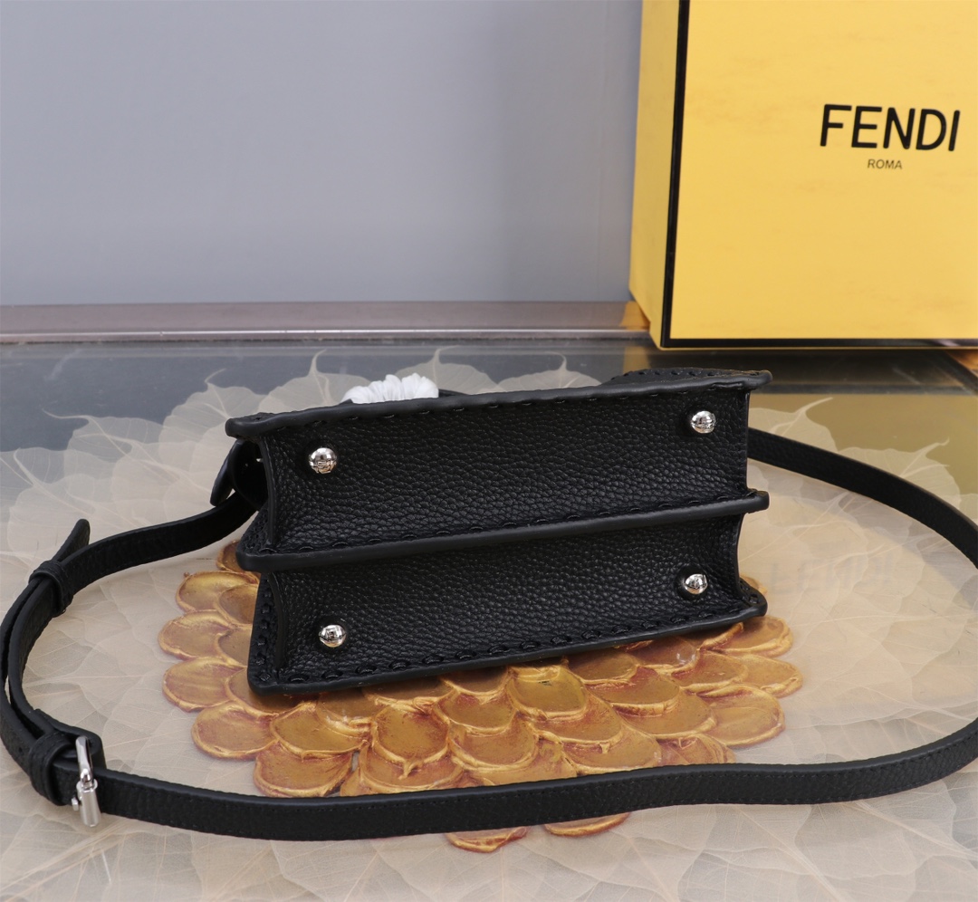 FENDI 一比一 女款 Peekaboo 手提包 鉚釘黑色 個性設計 時尚款| 11 FENDI 一比一 女款 Peekaboo 手提包 鉚釘黑色 個性設計 時尚款