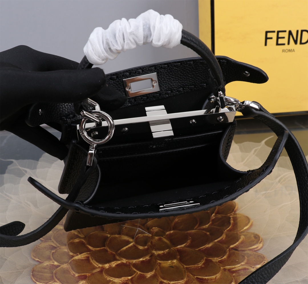 FENDI 一比一 女款 Peekaboo 手提包 鉚釘黑色 個性設計 時尚款| 7 FENDI 一比一 女款 Peekaboo 手提包 鉚釘黑色 個性設計 時尚款